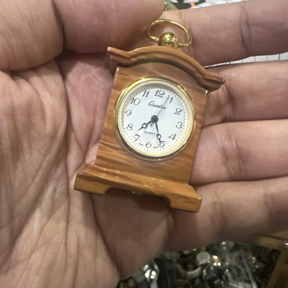Working Vintage Quartex Miniature Mantel Quartz Wooden Clock New Battery Rare